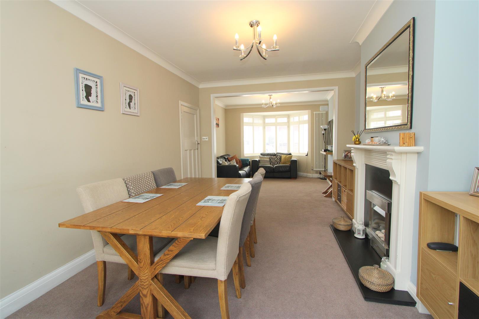 4 bed property in Tritton Avenue, Beddington